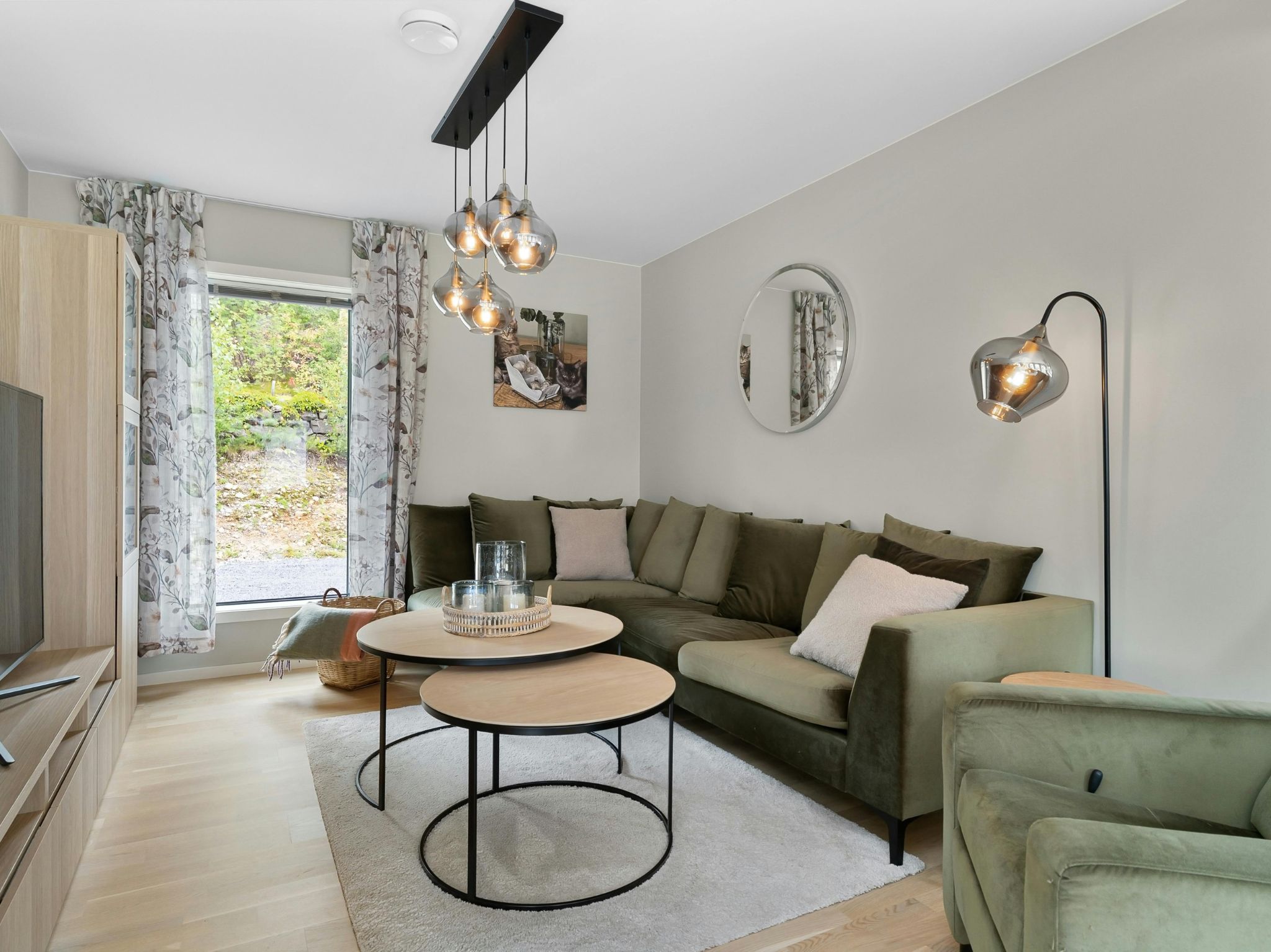 House-Style 3 Bedroom Apartment, Harborne