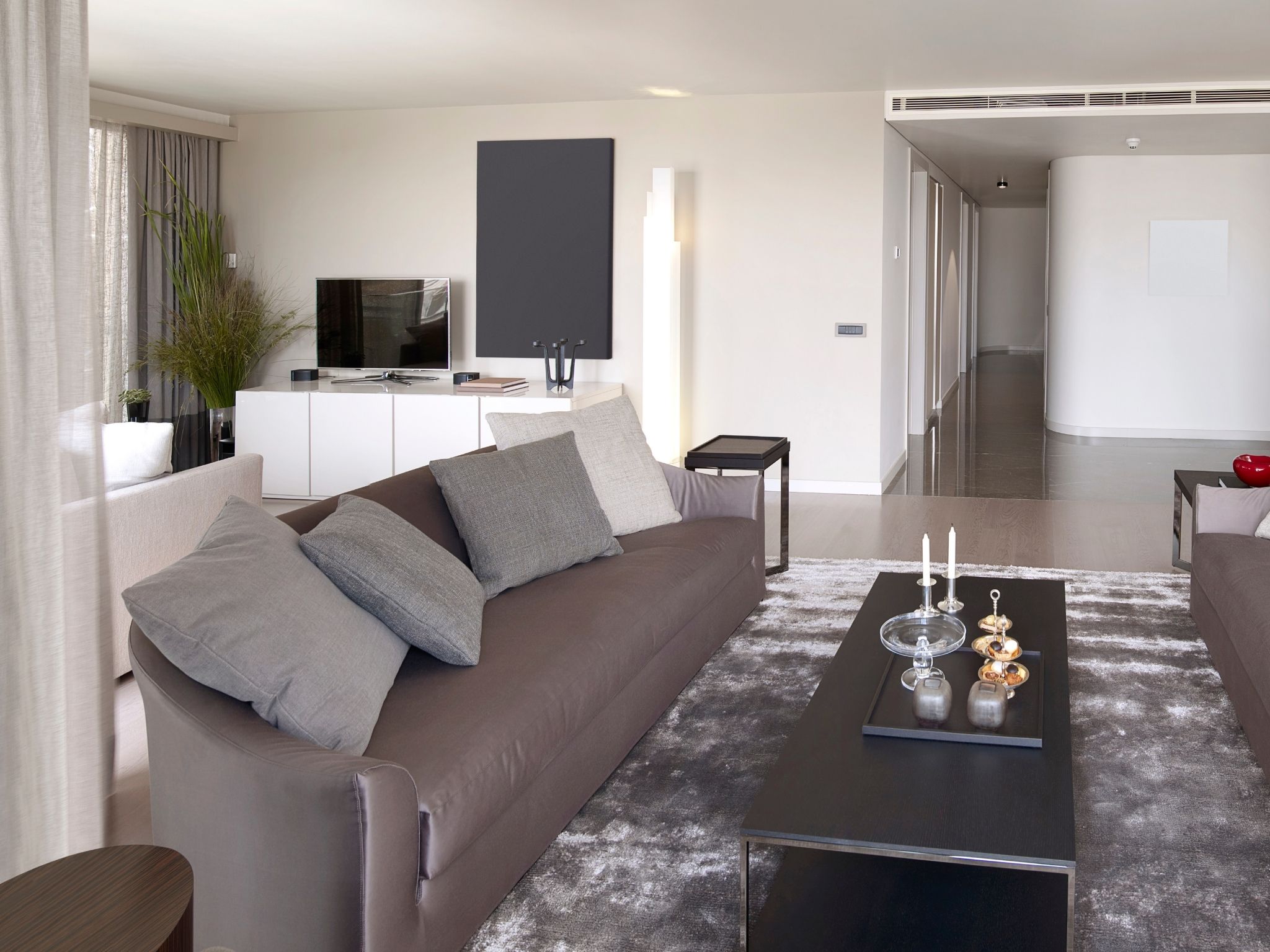 2 Bedroom with Parking Near Paddington